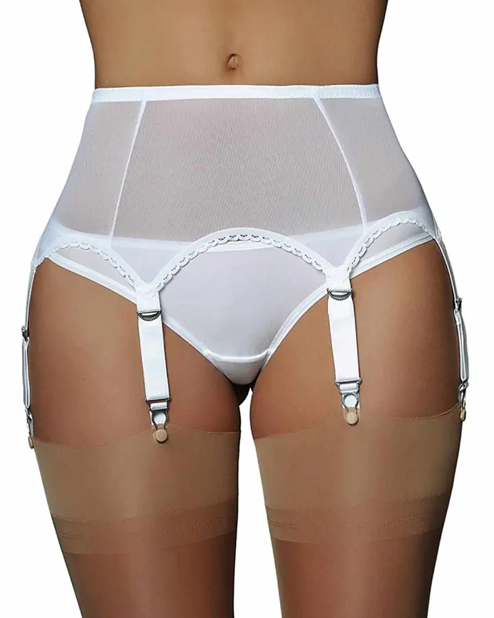 Vue de dos, bas blancs et jarretelles blanches, avec une culotte transparente et des attaches métalliques.